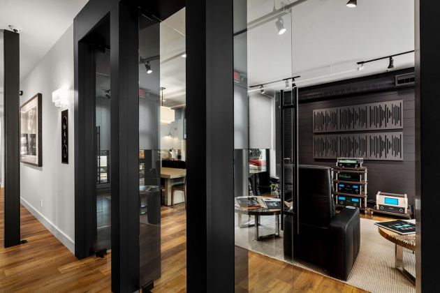 Eyehear Showroom outside view